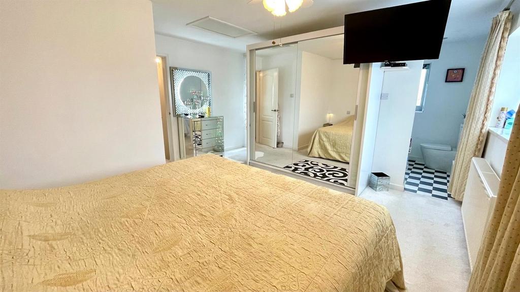 Principle bedroom 1
