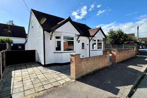 1 Riverside Road, Burnham-on-crouch, CM0 8JY