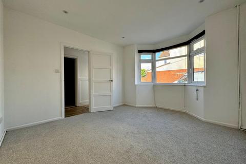 1 Riverside Road, Burnham-on-crouch, CM0 8JY