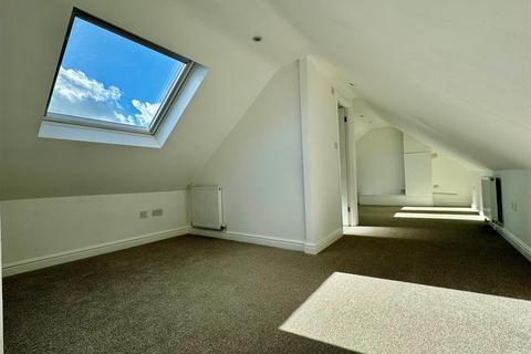 1 Riverside Road, Burnham-on-crouch, CM0 8JY