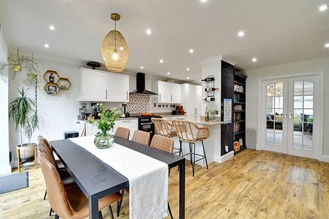 69 Cherry Tree Green, Hertford, SG14 2HS
