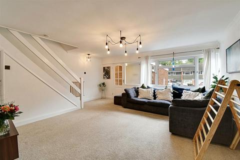 69 Cherry Tree Green, Hertford, SG14 2HS