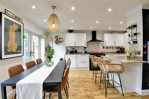 69 Cherry Tree Green, Hertford, SG14 2HS