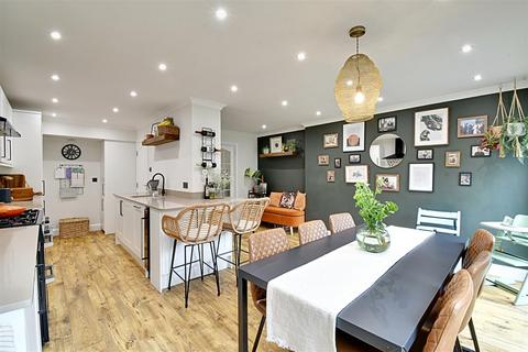 69 Cherry Tree Green, Hertford, SG14 2HS