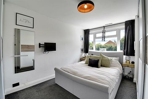 69 Cherry Tree Green, Hertford, SG14 2HS