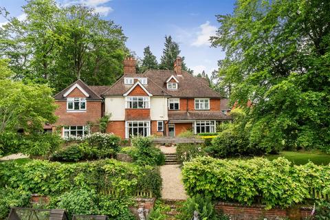 6 bedroom house for sale, Grayswood Road, Haslemere,