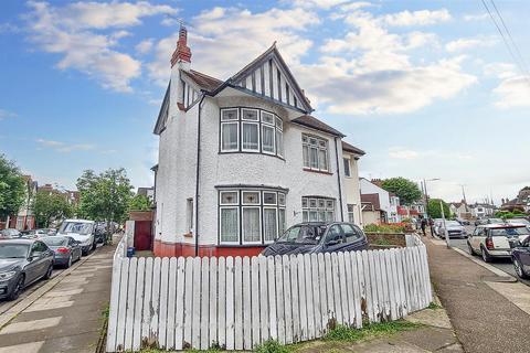 3 bedroom semi-detached house for sale, Torquay Drive, Leigh-on-sea