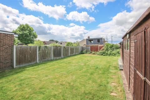 3 bedroom semi-detached bungalow for sale, Clavering Gardens, West Horndon, Brentwood