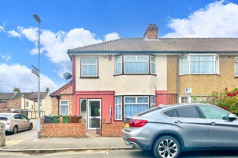 3 bedroom end of terrace house for sale, Cecil Road, Chadwell Heath, RM6