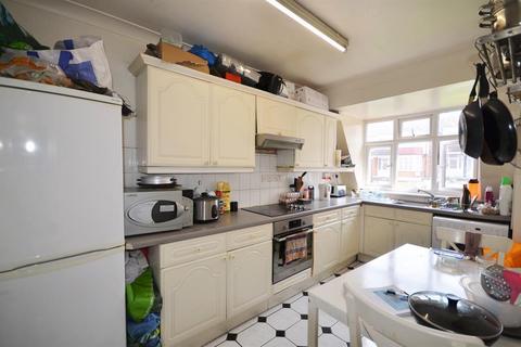 1 bedroom in a house share to rent, Park Lane, Wembley, Middlesex, HA9 7RZ