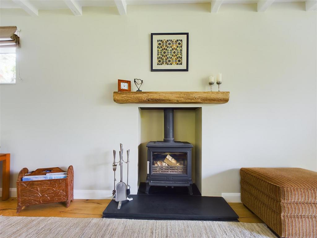 Sitting room/dining room