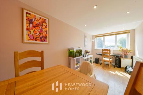 38 Meadway, Colney Heath, St Albans, AL4 0PT