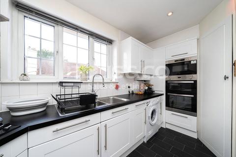 2 bedroom apartment for sale, Chasewood Court, Hale Lane, Mill Hill, London, NW7