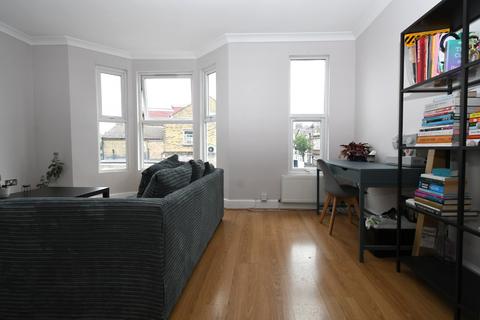 3 bedroom flat to rent, Elm Road, London, E11