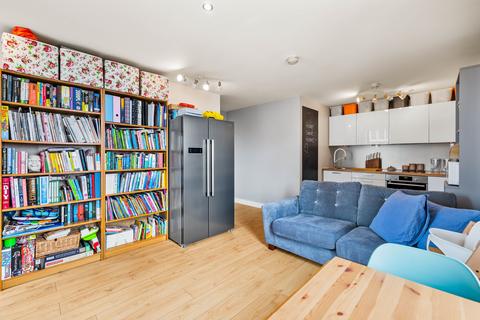2 bedroom apartment for sale, Masons Avenue, Croydon CR0