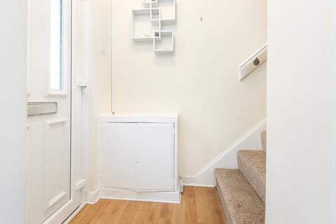 35 Clermiston Grove, Edinburgh, EH4 7DA