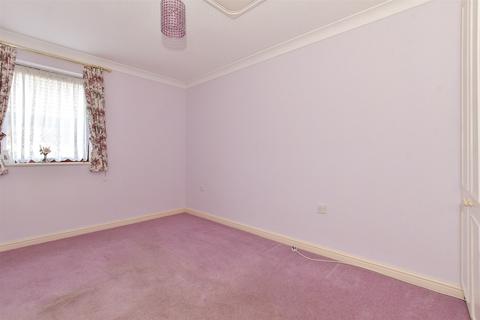 1 bedroom flat for sale, Queens Park Avenue, Billericay, Essex