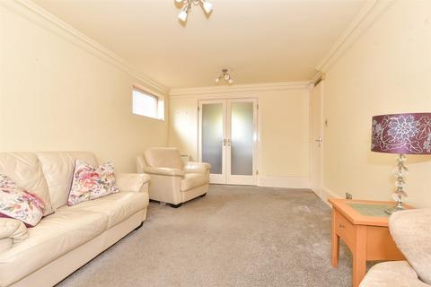 2 bedroom ground floor flat for sale, Godwyne Road, Dover, Kent