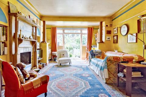 2 bedroom ground floor flat for sale, Lyndale Avenue, London NW2