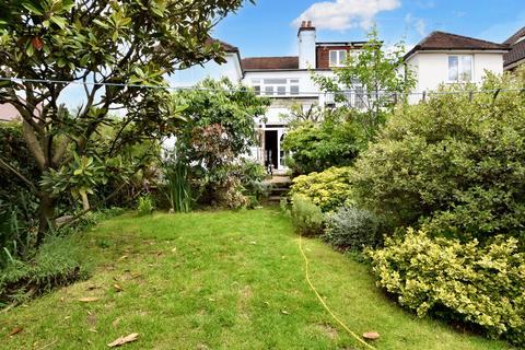 2 bedroom ground floor flat for sale, Lyndale Avenue, London NW2