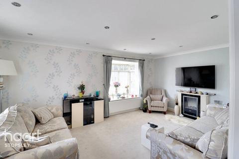 86 Blakeney Drive, Luton, LU2 7AL
