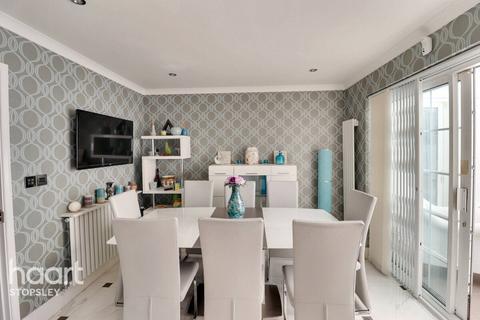 86 Blakeney Drive, Luton, LU2 7AL