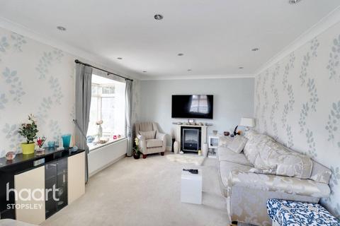 86 Blakeney Drive, Luton, LU2 7AL