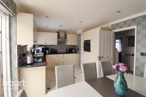 86 Blakeney Drive, Luton, LU2 7AL