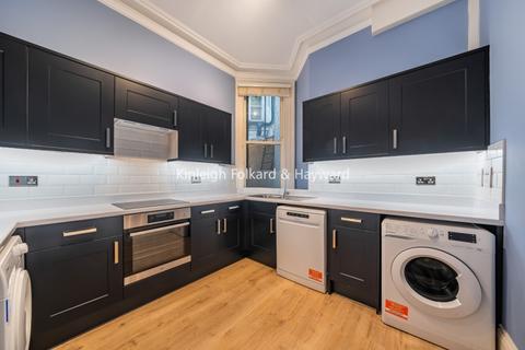 4 bedroom flat to rent, Carlisle Place London SW1P