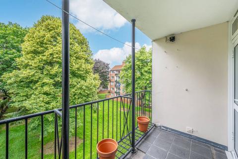 2 bedroom flat for sale, Shore House, Heather Close, Diamond Conservation Area, London, SW8