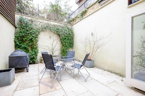 4 bedroom terraced house to rent, The Vineyard, Richmond