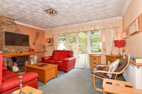 3 bedroom chalet for sale, Mansel Drive, Borstal, Rochester, Kent