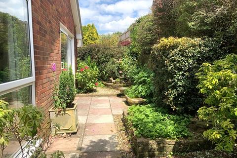 2 Bhutan Close, Honiton, EX14 2UP