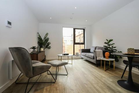 2 bedroom flat to rent, London, SE19