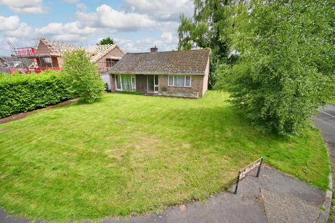 2 bedroom detached bungalow for sale, Yew Tree Lane, Wolverhampton WV6