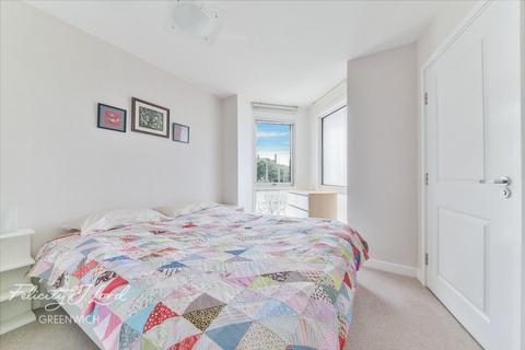 2 bedroom apartment for sale, William Court, Greenwich High Road, Greenwich, SE10