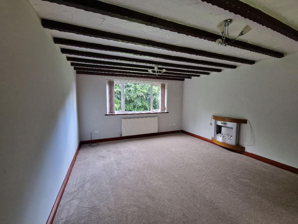 Codsall Road, Wolverhampton WV6 3 bed detached house to rent £1,495