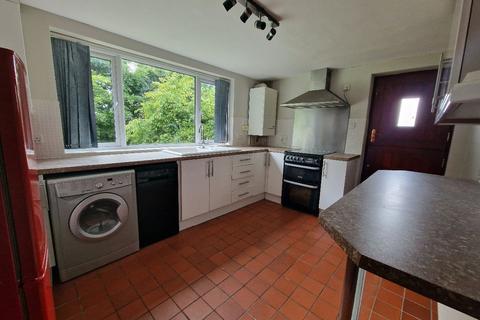 3 bedroom detached house to rent, Codsall Road, Wolverhampton WV6