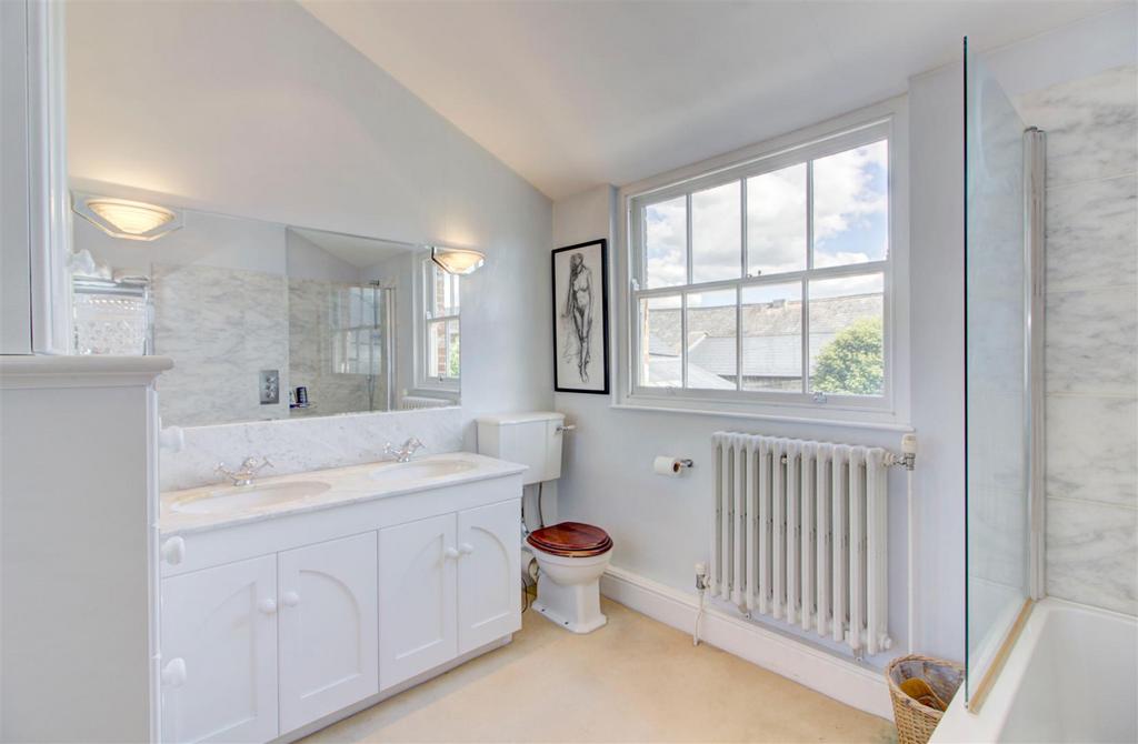 En suite bathroom