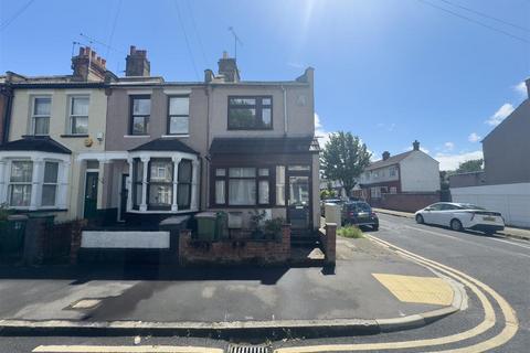 2 bedroom end of terrace house for sale, Dore Avenue, Manor Park, E12 6JU