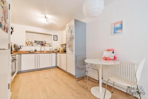 1 bedroom house for sale, Sun Passage, Bermondsey, SE16