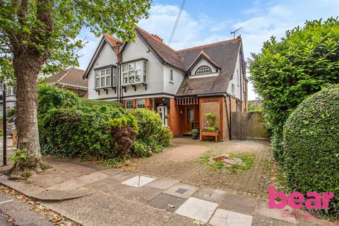 4 bedroom semi-detached house for sale, Preston Road, Westcliff-on-Sea SS0