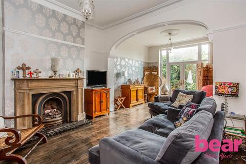 4 bedroom semi-detached house for sale, Preston Road, Westcliff-on-Sea SS0