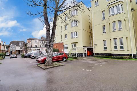 2 bedroom flat for sale, 380 Station Road, Westcliff-on-Sea SS0