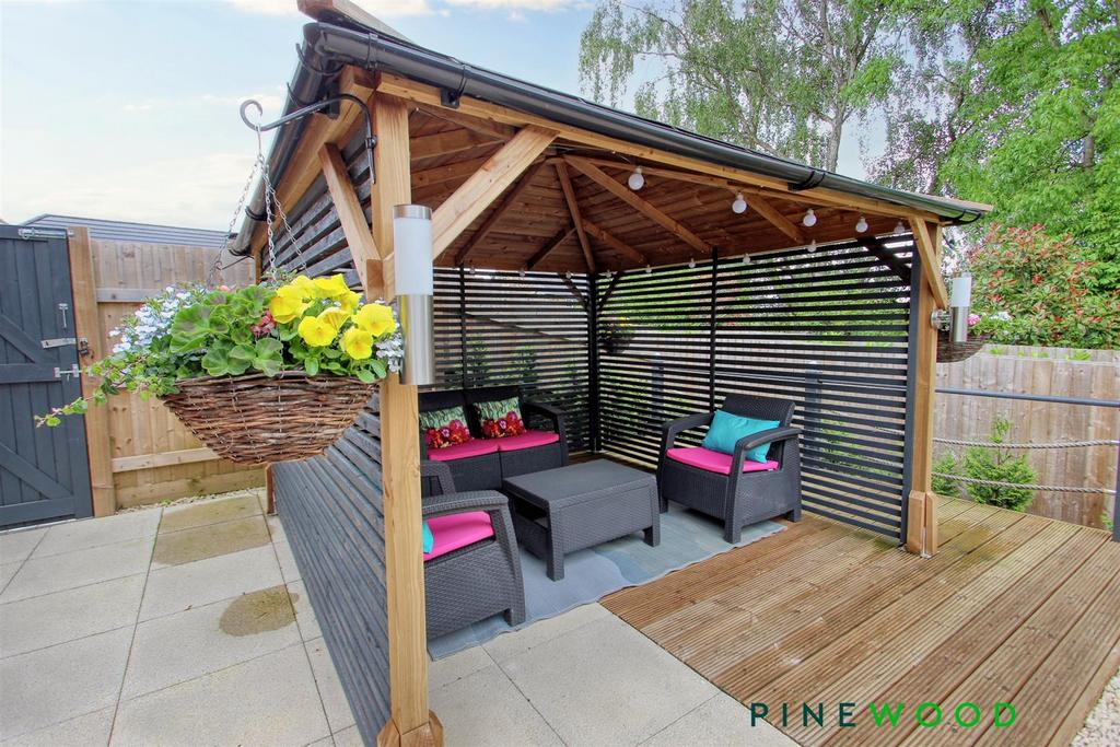 Rear garden summer house