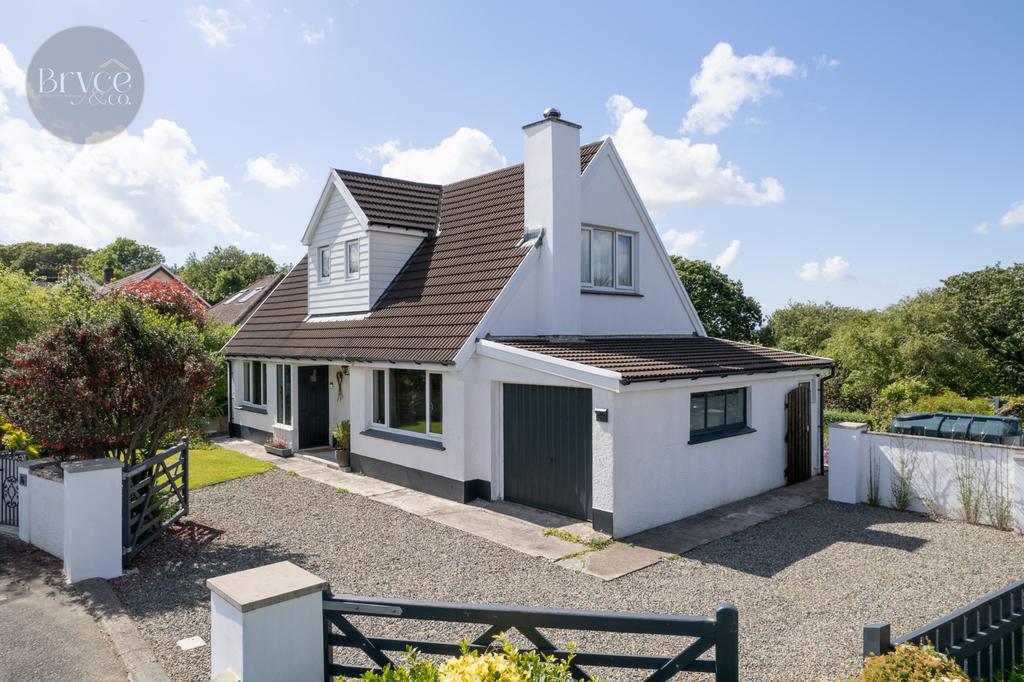 Hook, Haverfordwest SA62 3 bed detached bungalow for sale £330,000