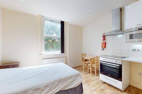 Studio to rent, Saint Pauls Avenue