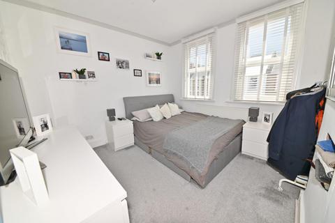 34 Norcutt Road, Twickenham, TW2 6SR