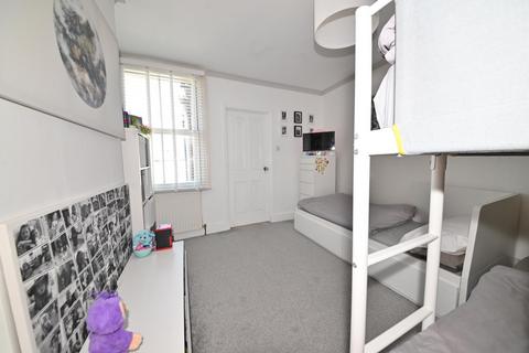 34 Norcutt Road, Twickenham, TW2 6SR