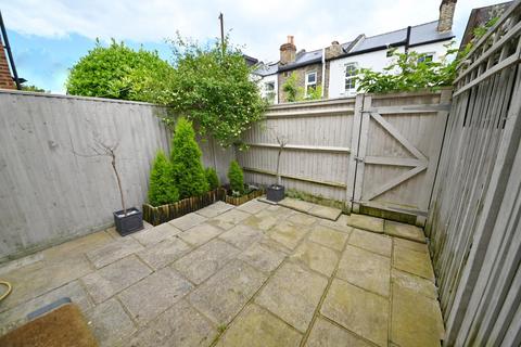 34 Norcutt Road, Twickenham, TW2 6SR